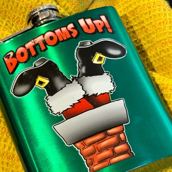 Santa’s Flask - Picture 2 of 5